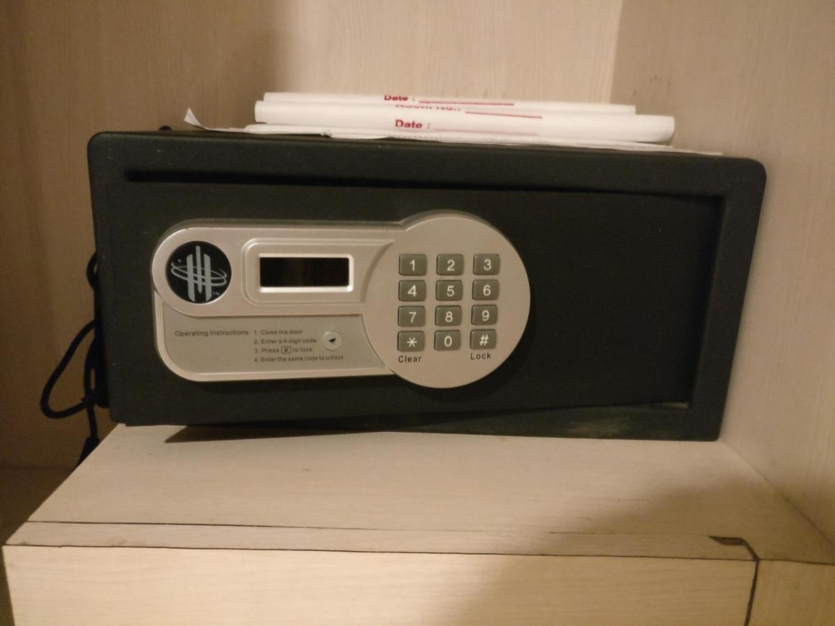 Ramada Ahmedabad Hotell Eksteriør bilde